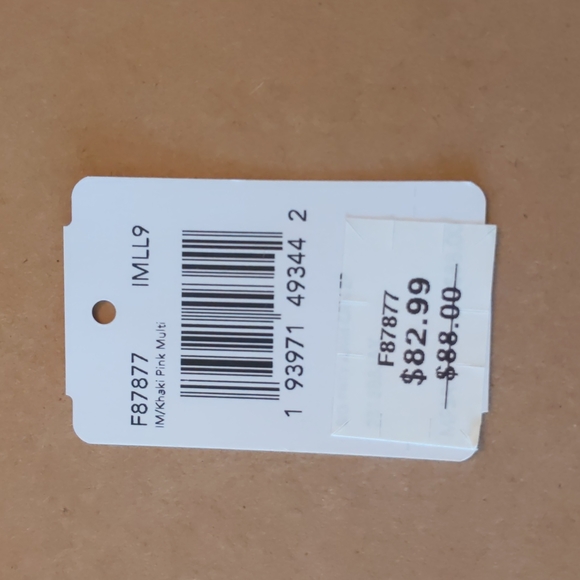 New with tags- small signature Coach wristlet - Picture 5 of 5